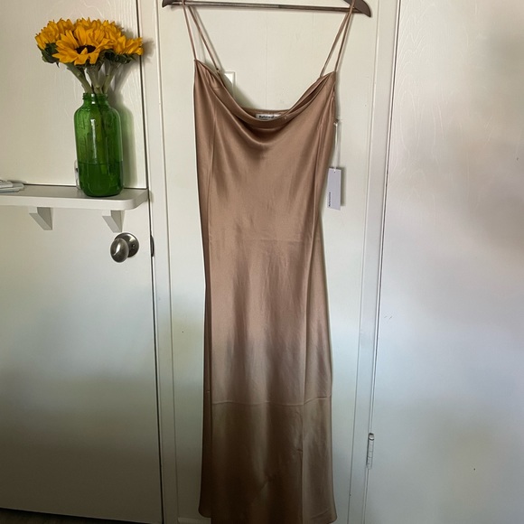 Reformation Salamanca Dress in Croissant - Picture 1 of 3